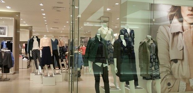 Ανοιχτά σήμερα Κυριακή τα εμπορικά καταστήματα 